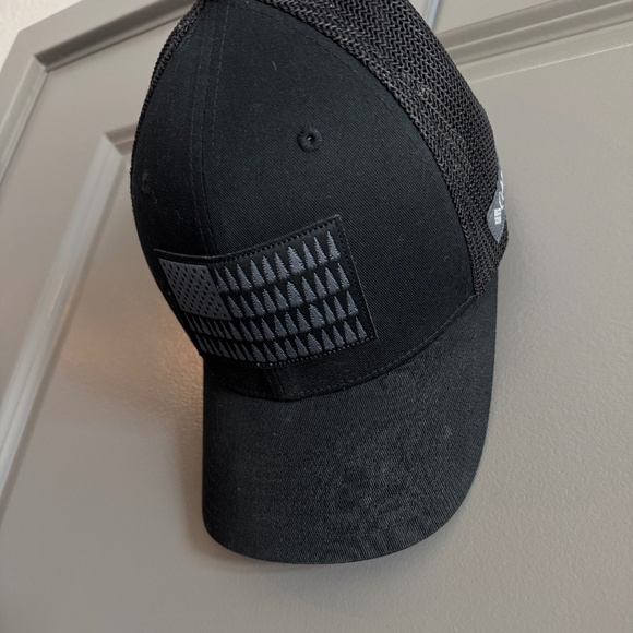 Columbia Mesh Tree Flag Ball Flexfit Hat - Picture 2 of 6
